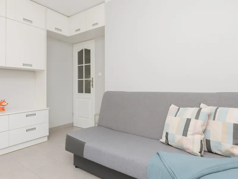 Przestronny Apartament | 2 Sypialnie, Balkon, Blisko Metra – zdjęcie 4