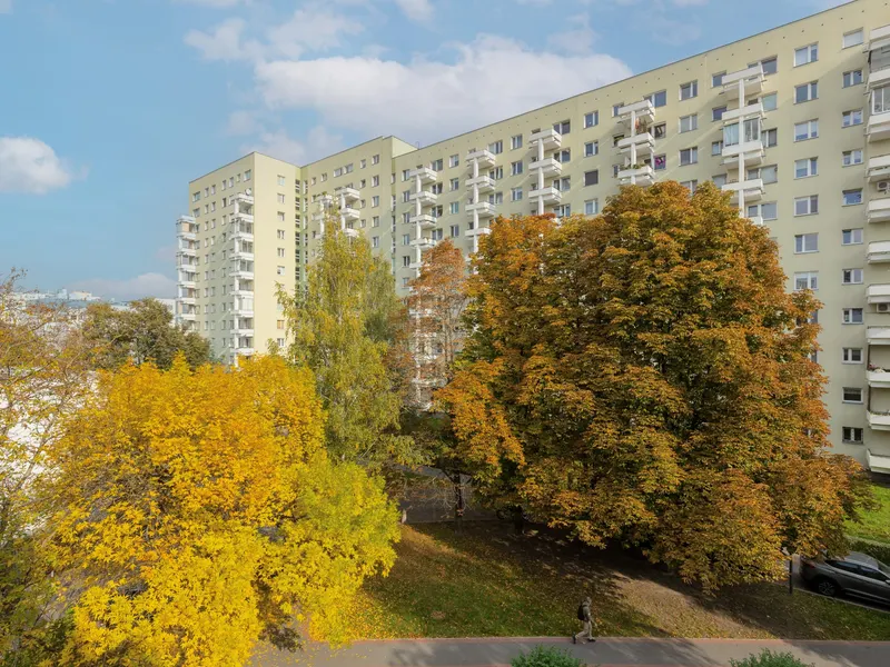 Przestronny Apartament | 2 Sypialnie, Balkon, Blisko Metra – zdjęcie 3