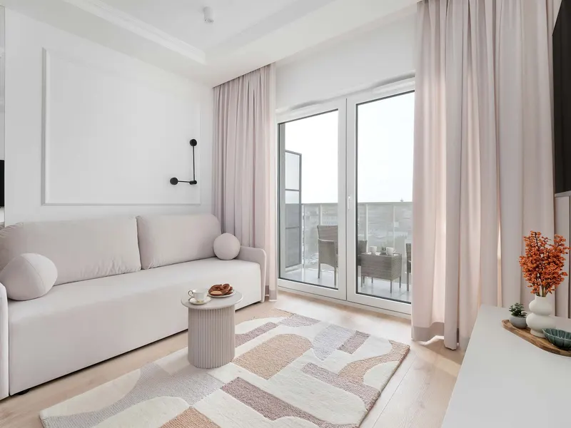Spacious Apartment | Balcony and Private Parking in Garage – photo 1