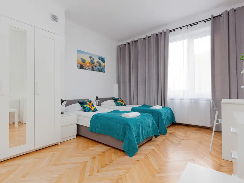 Przestronny Apartament na Pradze | Balkon i Miejsce do Pracy – zdjęcie 2