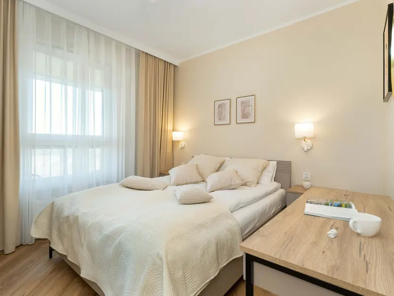 Słoneczny Apartament z Balkonem | Prywatny Parking – zdjęcie 2