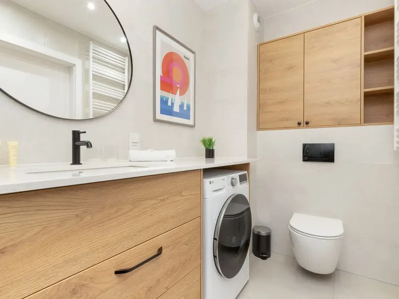 Stylowy Apartament z Balkonem | Parking i Blisko Plaży – zdjęcie 5