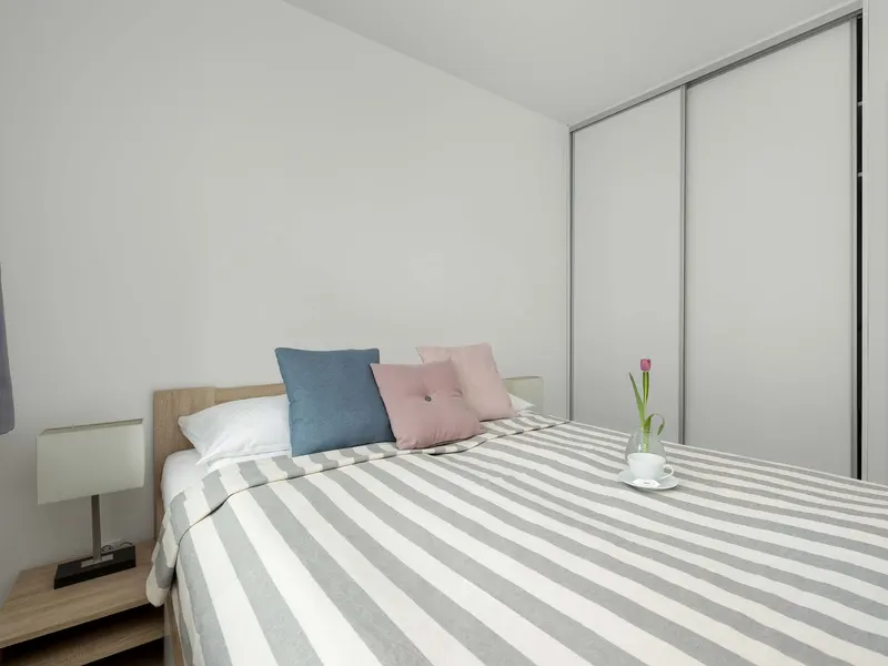 Przytulny Apartament z Balkonem | Garaż | 1 km do Plaży – zdjęcie 2