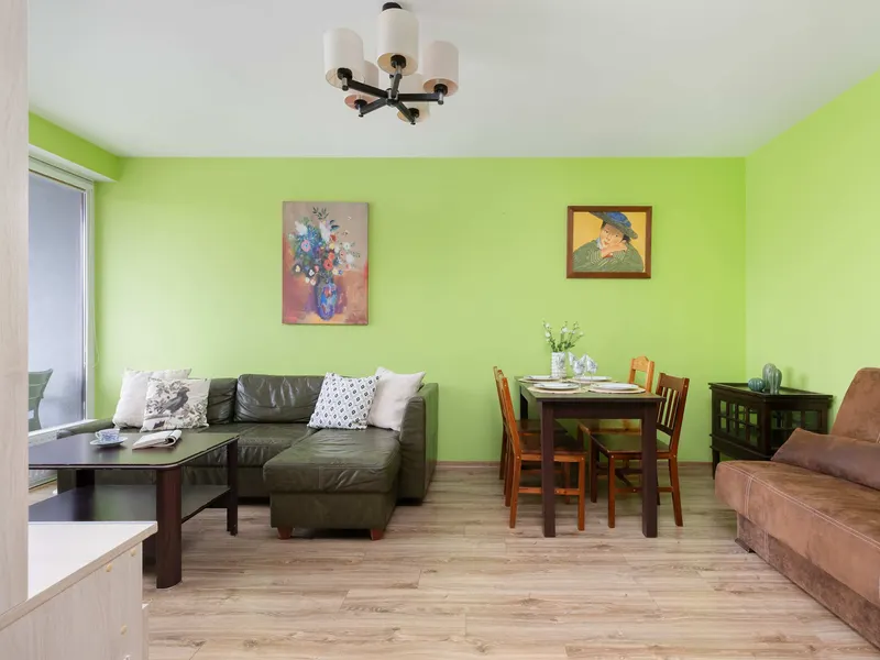 Funkcjonalny Apartament z Balkonem | Parking | Blisko Plaży – zdjęcie 1