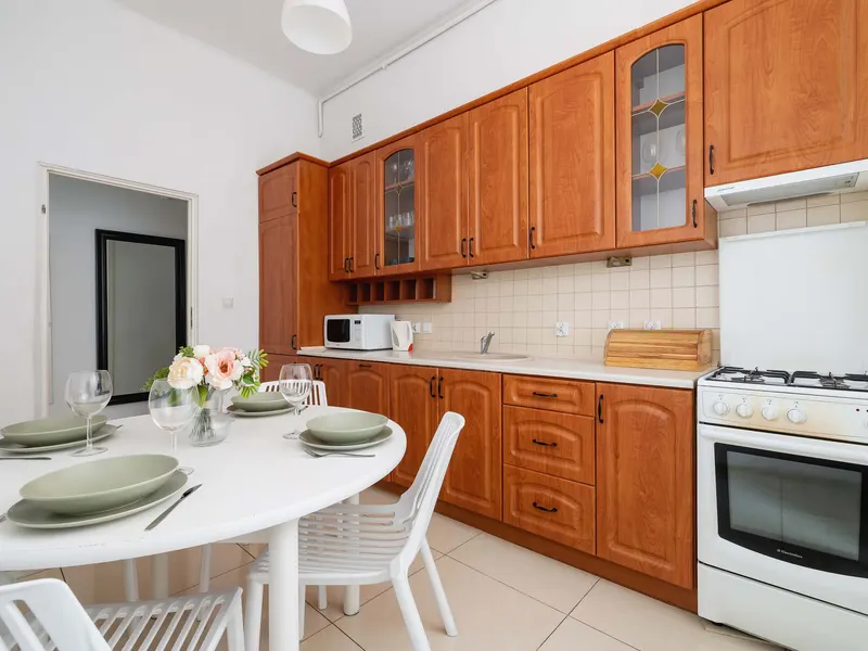 Spacious Apartment in the Center | Balcony | For 8 Persons – photo 3