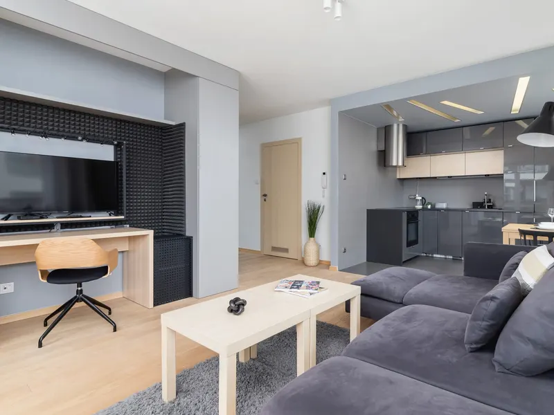 Modern Apartment with Balcony | Parking and Workspace – photo 4