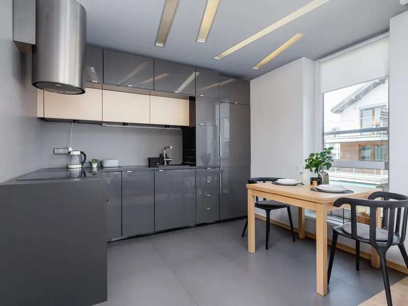 Modern Apartment with Balcony | Parking and Workspace – photo 5