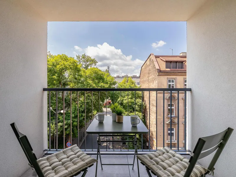 Stilvolle Wohnung im Zentrum | Parkplatz und Balkon – Foto 5
