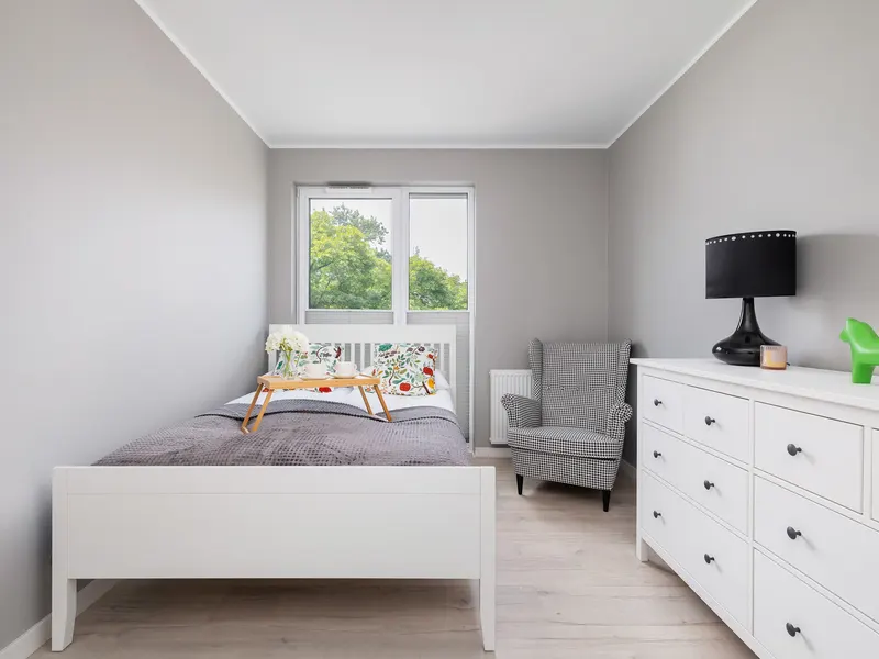 Stilvolle Wohnung im Zentrum | Parkplatz und Balkon – Foto 2