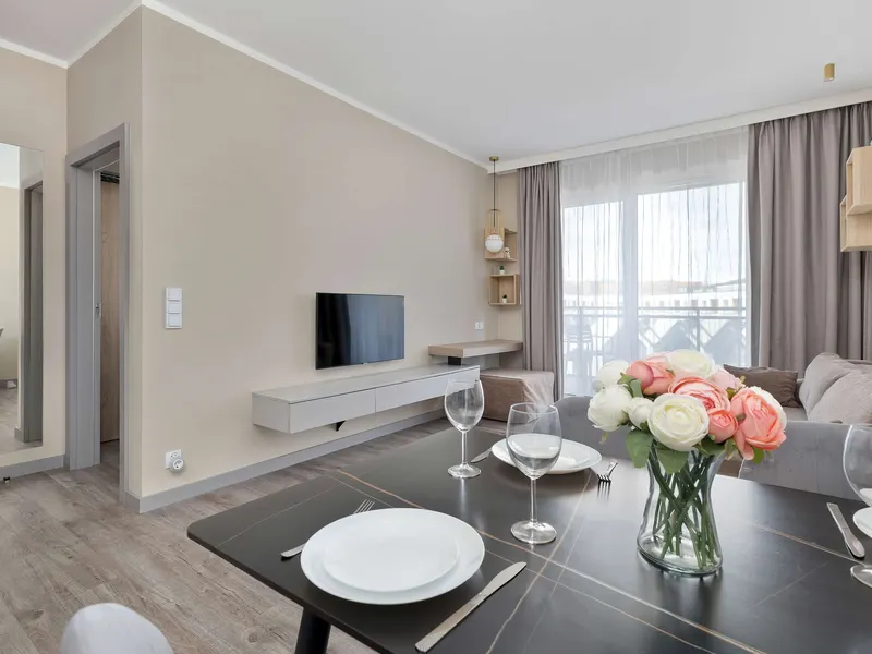 Stilvolles Appartement mit Balkon | Parkplatz | Strandnähe – Foto 1