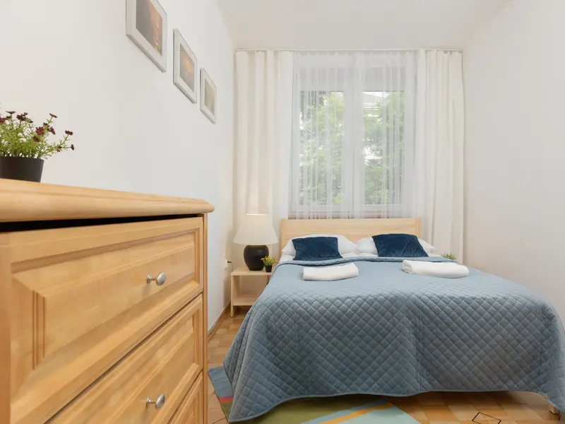 Helles Appartement für 4 Personen | In der Nähe des Parks und der U-Bahn-Station – Foto 2
