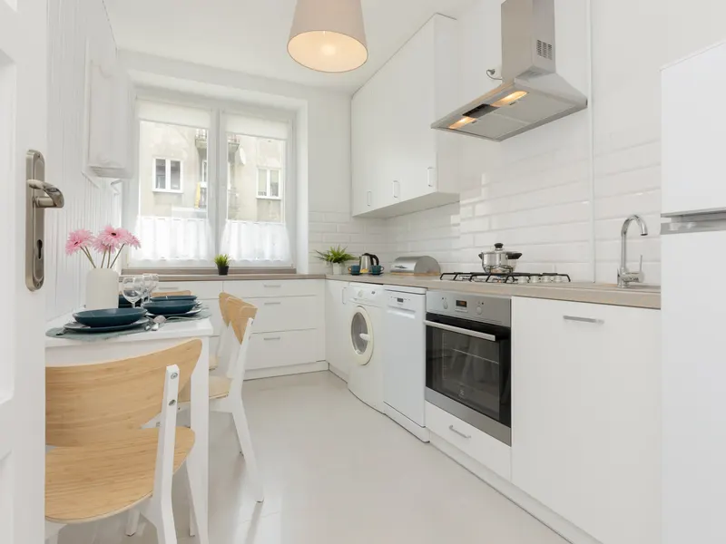 Helles Appartement für 4 Personen | In der Nähe des Parks und der U-Bahn-Station – Foto 4