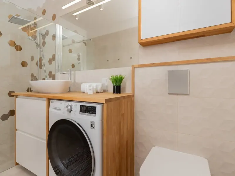 Stilvolles Appartement mit Balkon | Parkplatz | Klimaanlage – Foto 4
