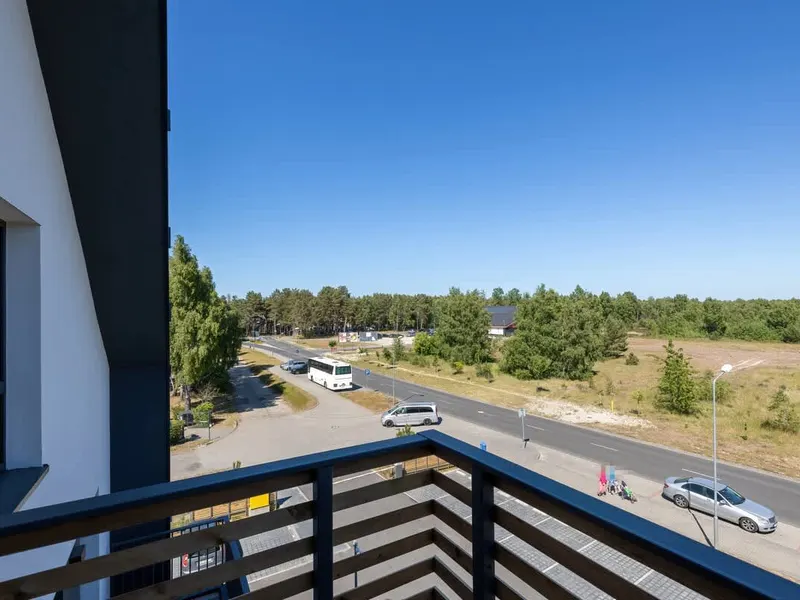 Jasny Apartament z Antresolą | Balkon, Parking, Blisko Plaży – zdjęcie 3