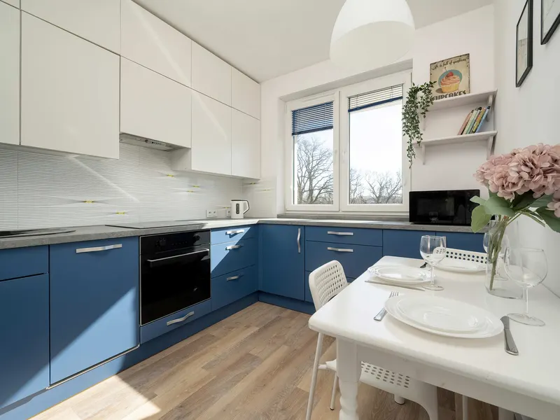 Nowoczesny Apartament dla 4 Osób | Parking, Balkon, Praca Zdalna – zdjęcie 3