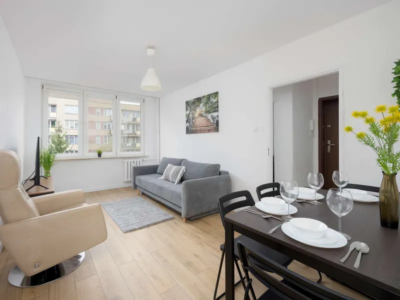 Spacious Apartment for Family | Balcony and Close to Metro – photo 1