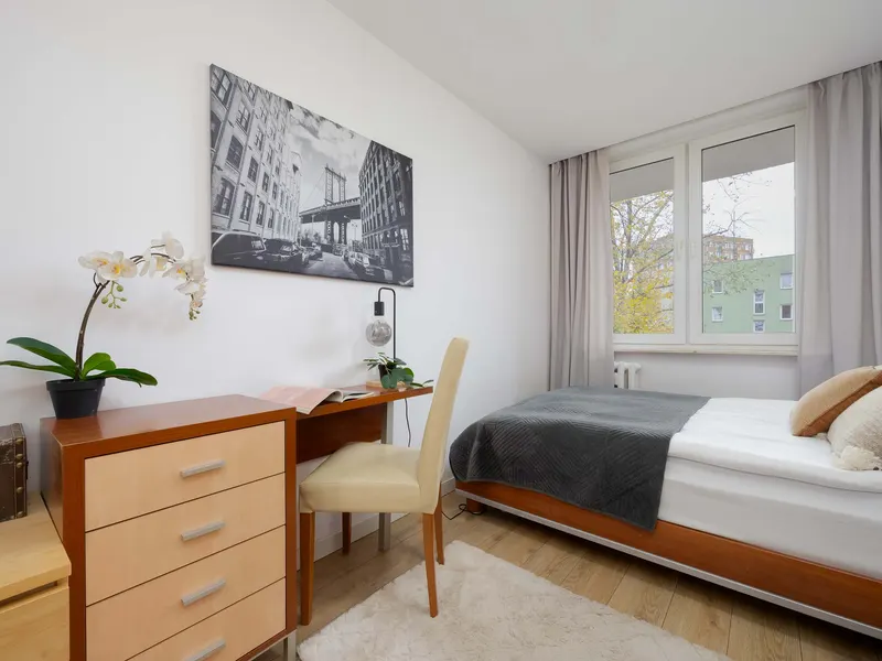 Spacious Apartment for Family | Balcony and Close to Metro – photo 2