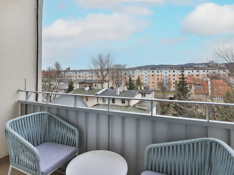Jasny Apartament z Balkonem | 5 minut do Plaży – zdjęcie 5