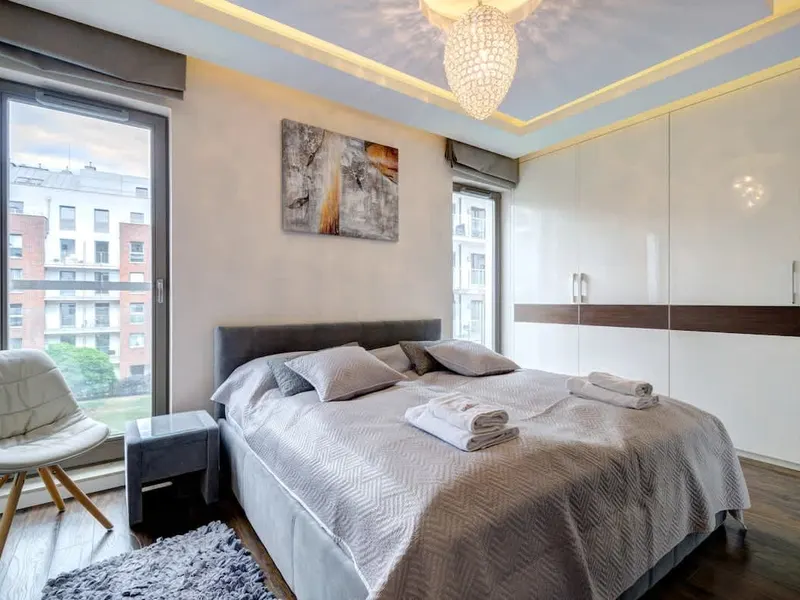 Spacious Apartment | Parking, Pool, River View – photo 2