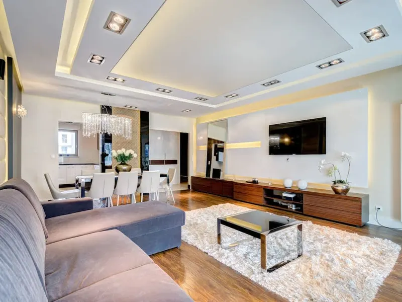Spacious Apartment | Parking, Pool, River View – photo 4