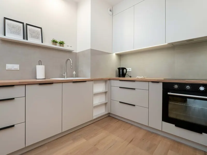 Stilvolle Wohnung mit Balkon | Nähe Maltasee – Foto 3