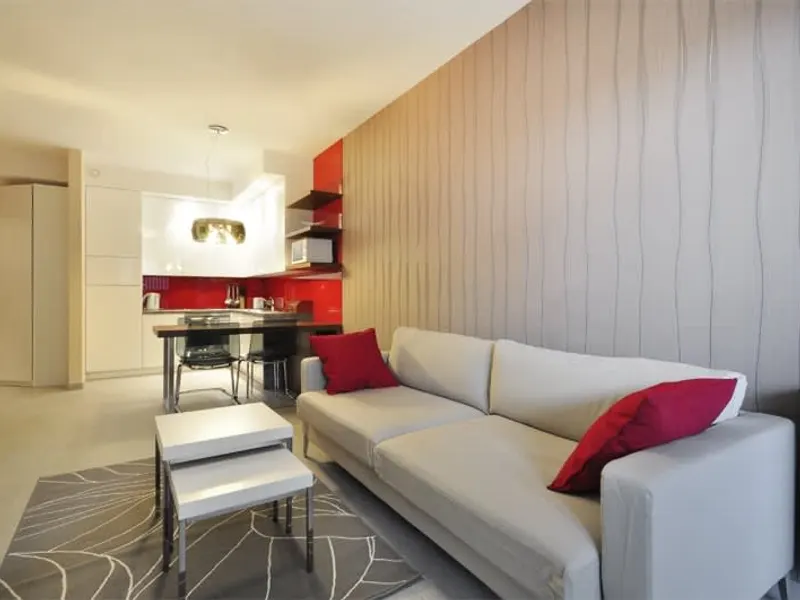 Elegantes Studio im Stadtzentrum | Pool | Sauna | Fitnessraum – Foto 1