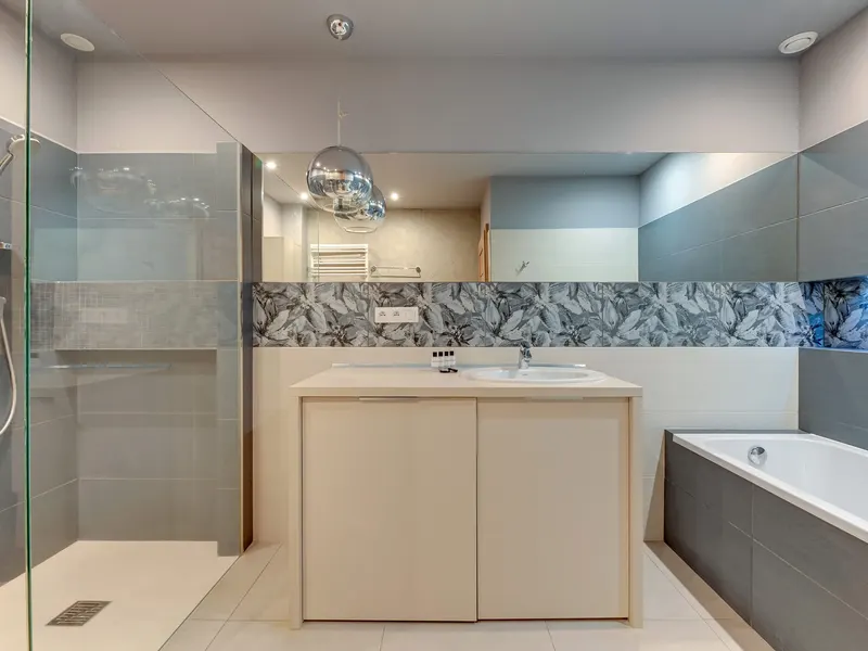 Moderne Wohnung | Altstadtnähe, Schwimmbad und Sauna – Foto 5