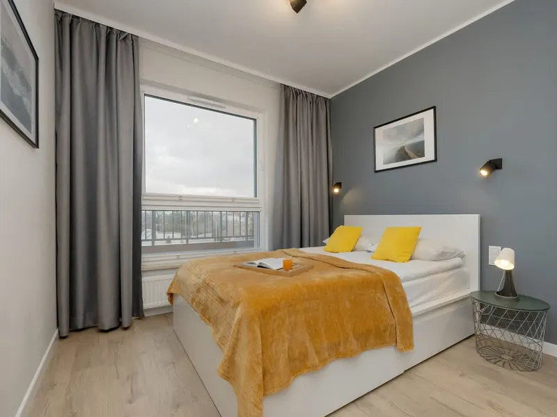 Komfortowy Apartament | Prywatny Parking i Balkon – zdjęcie 1