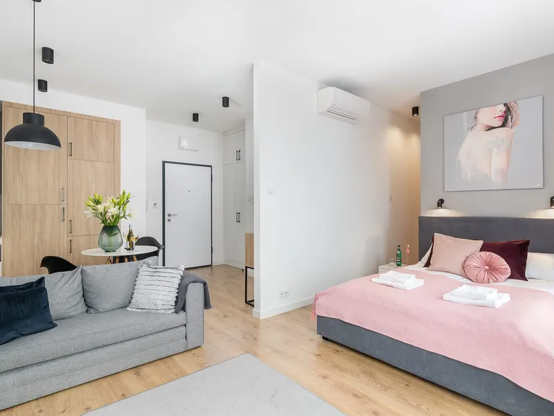 Modern Studio with Balcony | Air Conditioning | Close to Metro – photo 1