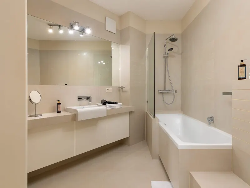 Spacious Flat | Private Balcony – photo 5