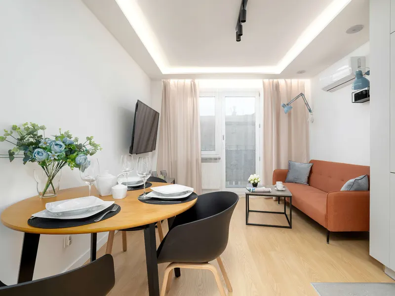 Stilvolles Apartment | 2 Schlafzimmer, Klimaanlage, nahe dem Stadtzentrum – Foto 1