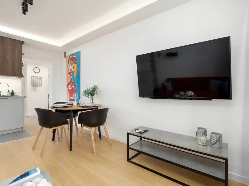 Stilvolles Apartment | 2 Schlafzimmer, Klimaanlage, nahe dem Stadtzentrum – Foto 5