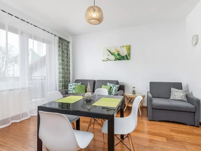 Stylowy Apartament z Balkonem | 900 m od Plaży i Parking – zdjęcie 5