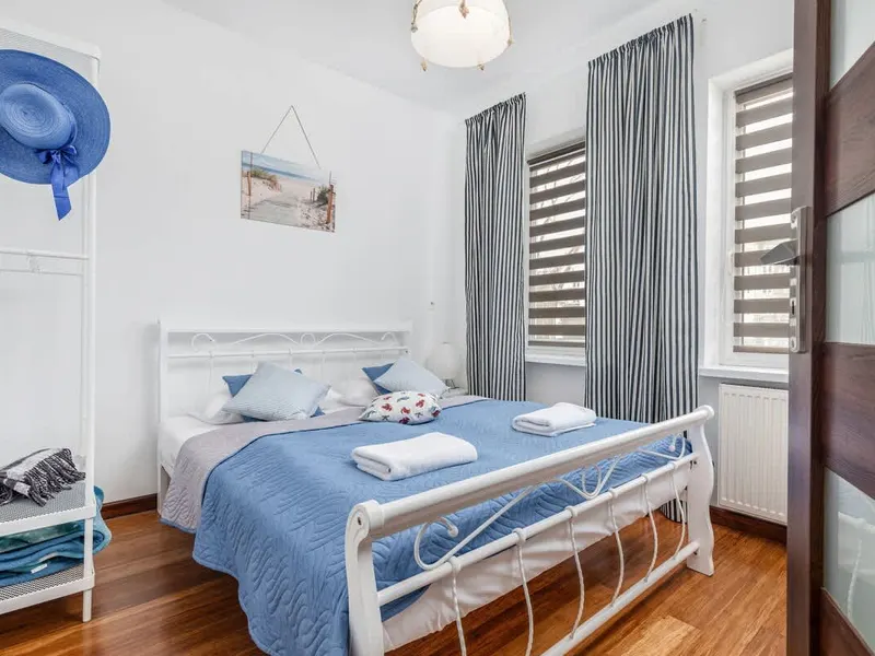 Stylowy Apartament z Balkonem | 900 m od Plaży i Parking – zdjęcie 2
