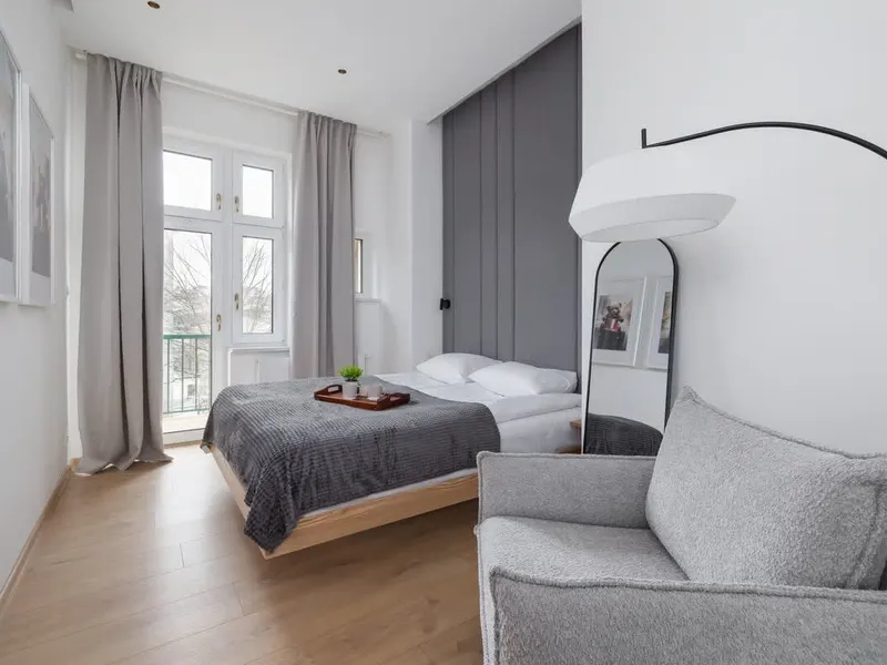 Geräumiges Apartment | Balkon und Arbeitsbereich – Foto 2