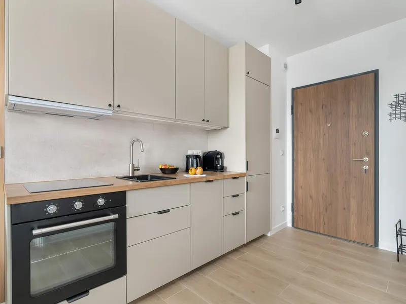 Jasny Apartament z Balkonem | Siłownia i Parking – zdjęcie 4
