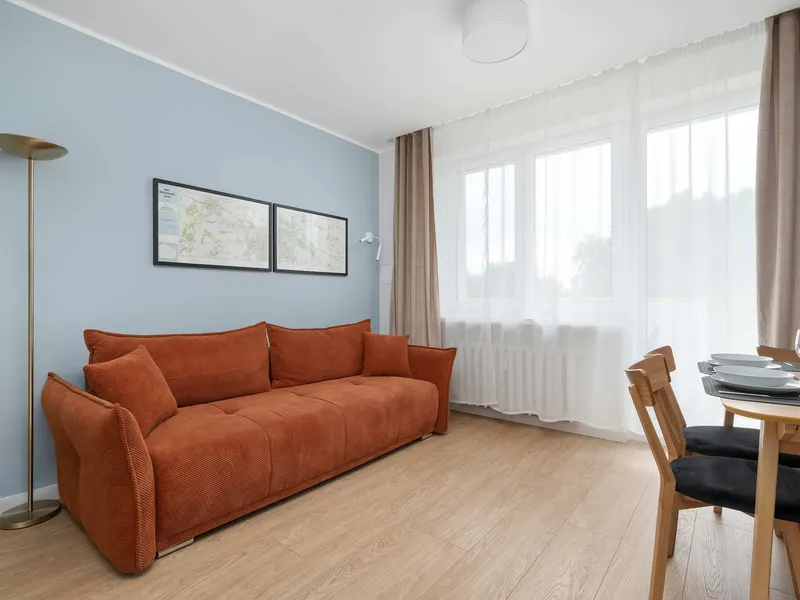 Przestronny Apartament w Centrum | Balkon i Klimatyzacja – zdjęcie 1
