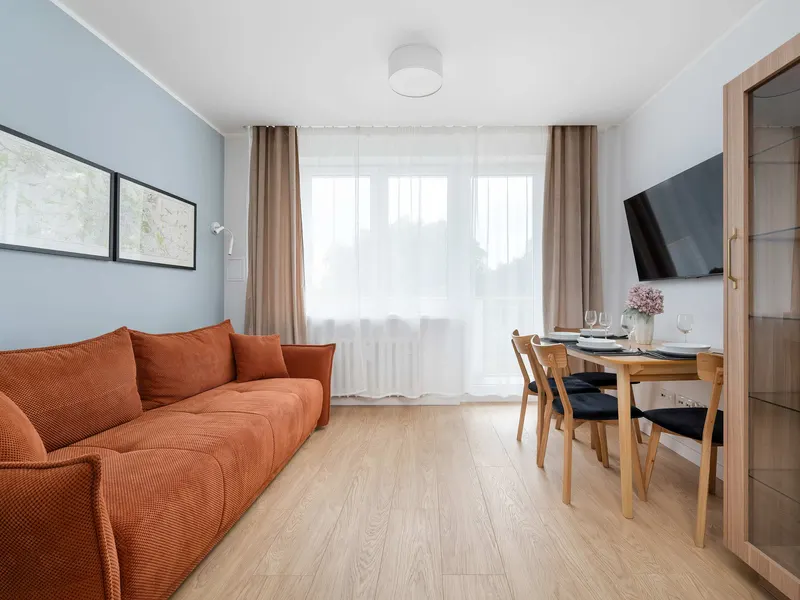 Przestronny Apartament w Centrum | Balkon i Klimatyzacja – zdjęcie 4