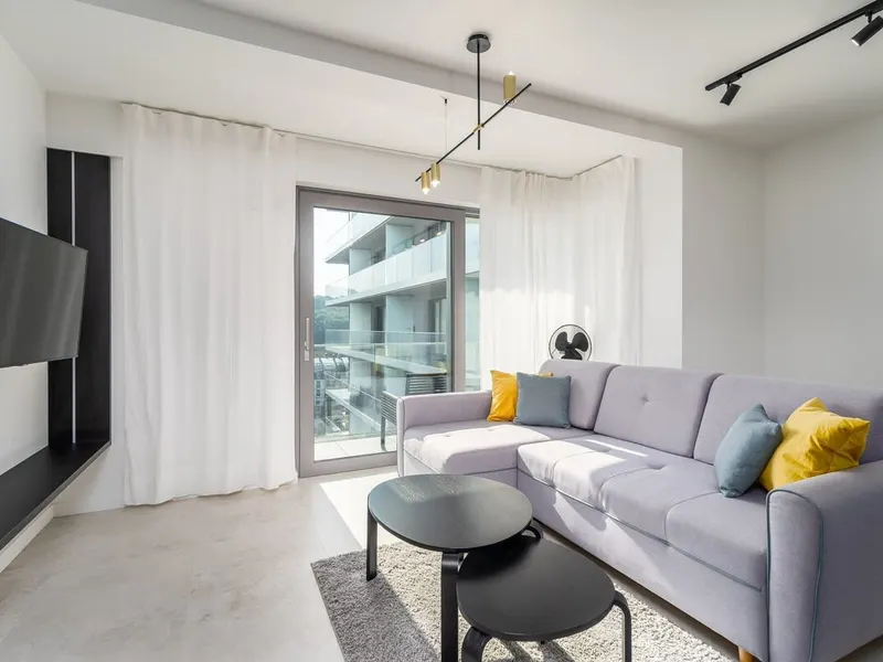 Stylowy Apartament z Balkonem | 250 m do Plaży – zdjęcie 1