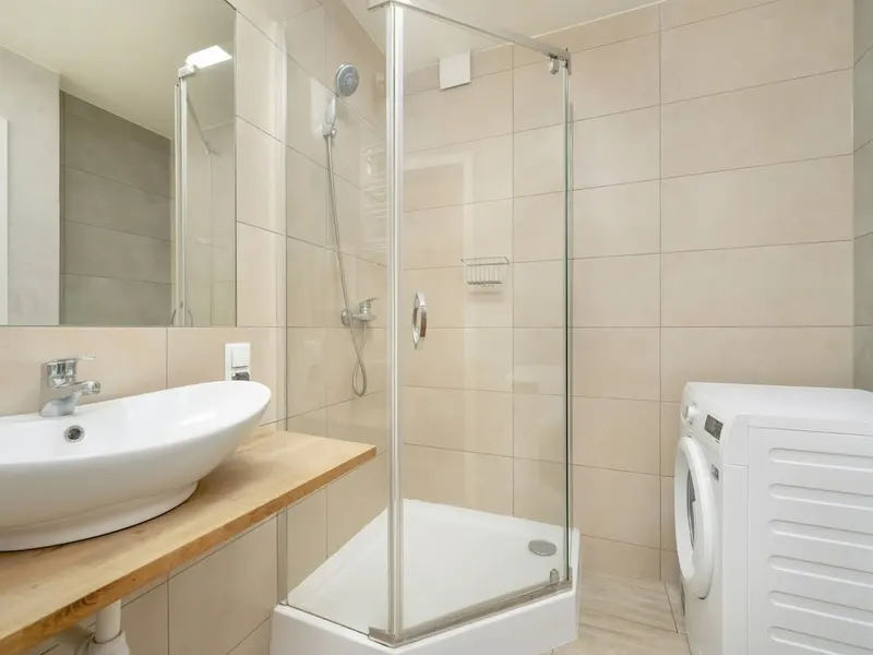 Stylowy Apartament z Balkonem | 2 km do Rynku Wrocławskiego – zdjęcie 5