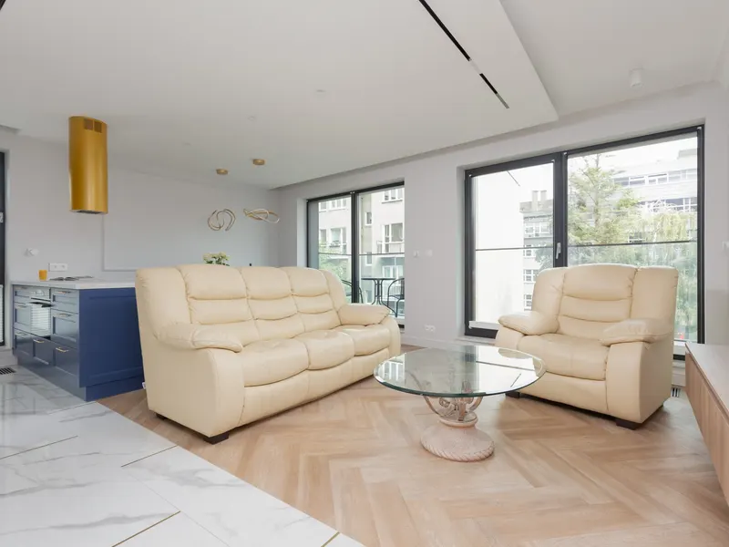 Geräumige Wohnung | Stadtzentrum | 2 Schlafzimmer | Balkon | Parkplatz – Foto 1