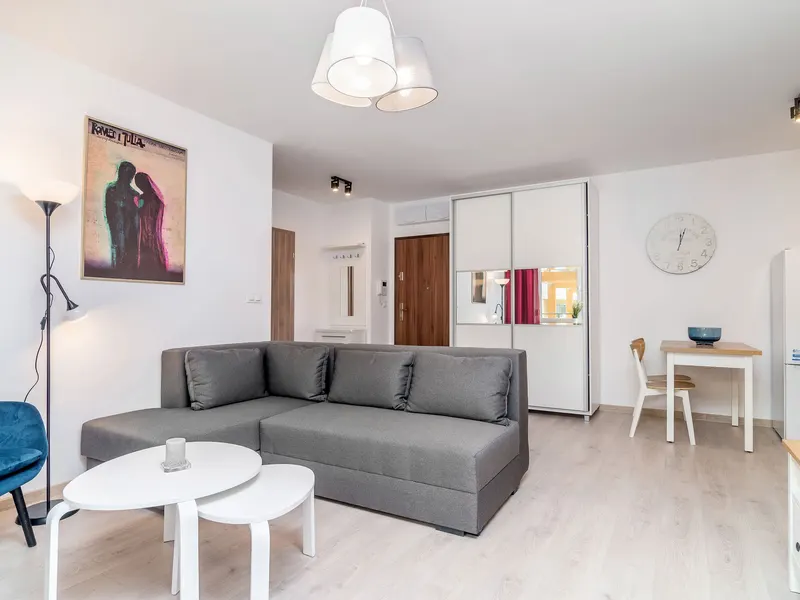 Jasny Apartament na Starym Mieście | Balkon i Parking – zdjęcie 1