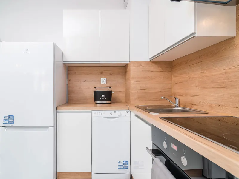 Jasny Apartament na Starym Mieście | Balkon i Parking – zdjęcie 3