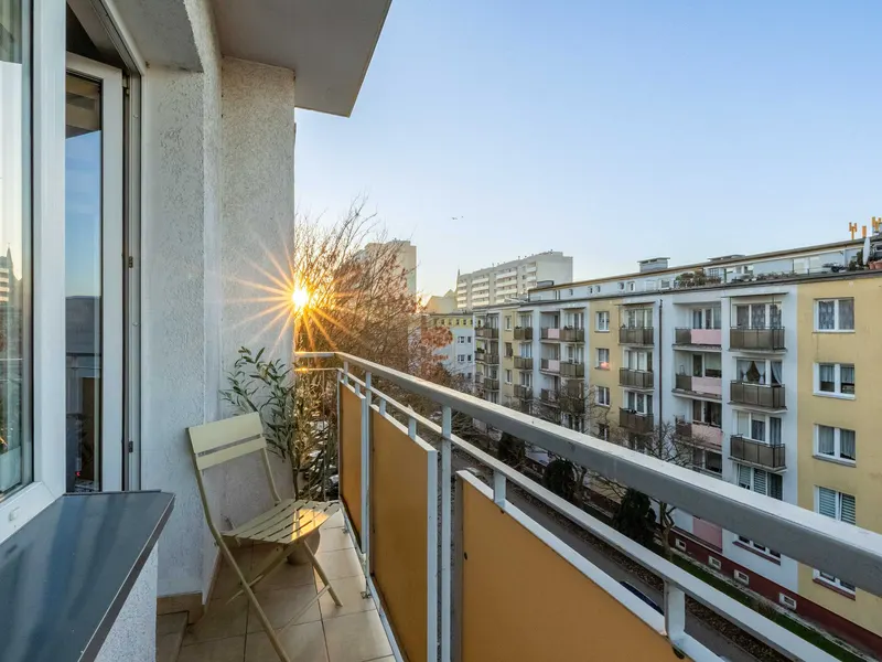 Apartament w Centrum Kołobrzegu | Balkon i Miejsce do Pracy – zdjęcie 5
