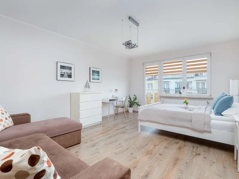 Apartament w Centrum Kołobrzegu | Balkon i Miejsce do Pracy – zdjęcie 2
