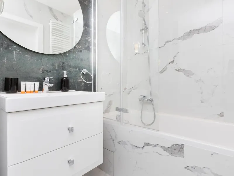 Elegancki Apartament w Centrum | Balkon i Parking – zdjęcie 5