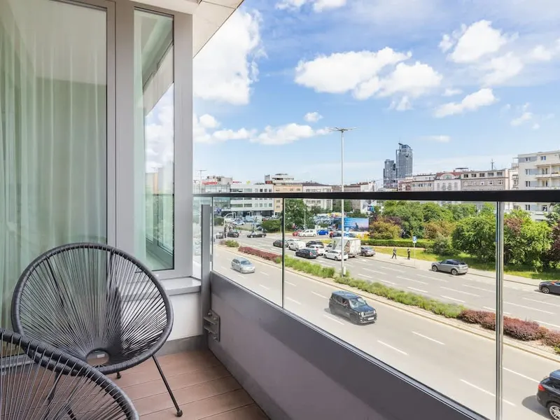 Elegancki Apartament w Centrum | Balkon i Parking – zdjęcie 3