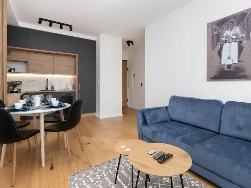 Elegancki Apartament w Centrum | Balkon i Parking – zdjęcie 1