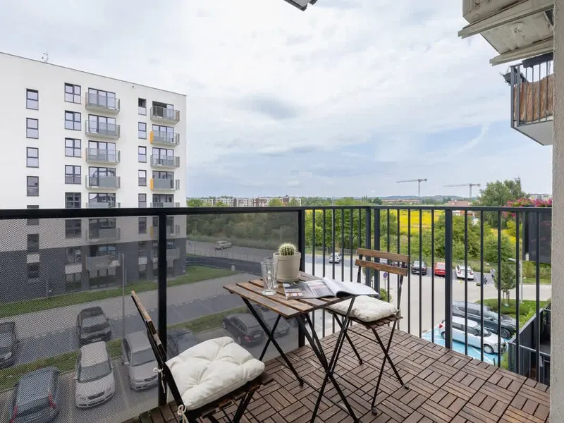 Przestronny Apartament | 2 Sypialnie, Parking, Miejsce do Pracy – zdjęcie 4