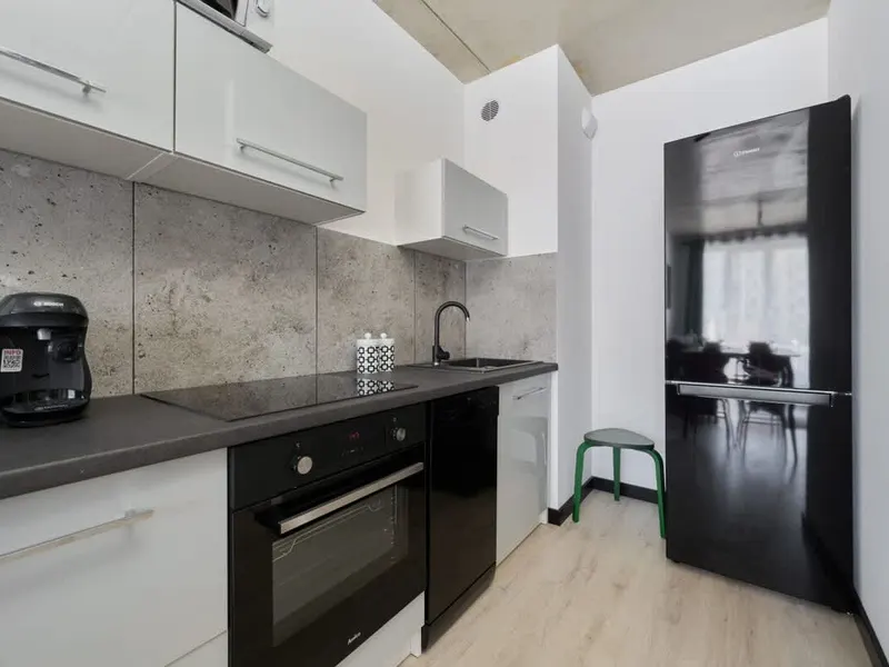 Elegant Apartment in Poznan | Balcony and Parking – photo 3